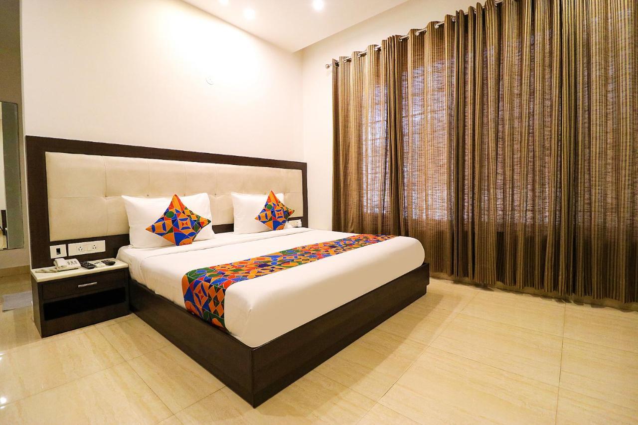 Fabhotel Oyster Villa Gurgaon Buitenkant foto