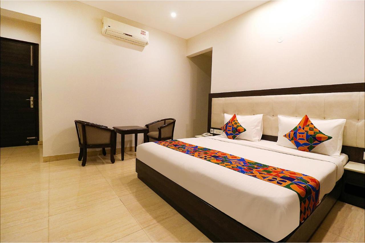 Fabhotel Oyster Villa Gurgaon Buitenkant foto