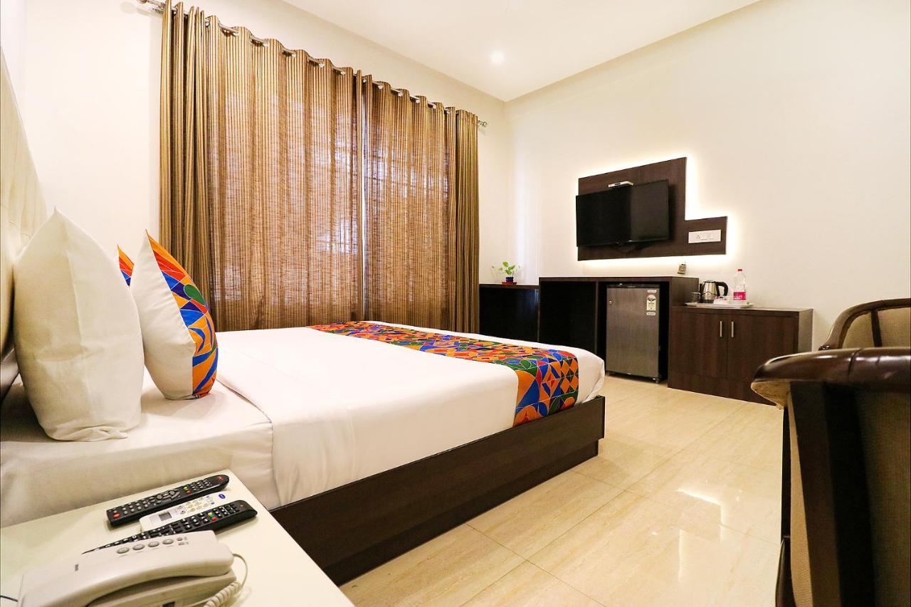 Fabhotel Oyster Villa Gurgaon Buitenkant foto