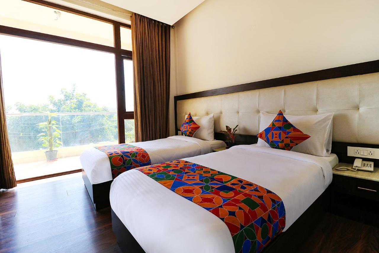 Fabhotel Oyster Villa Gurgaon Buitenkant foto