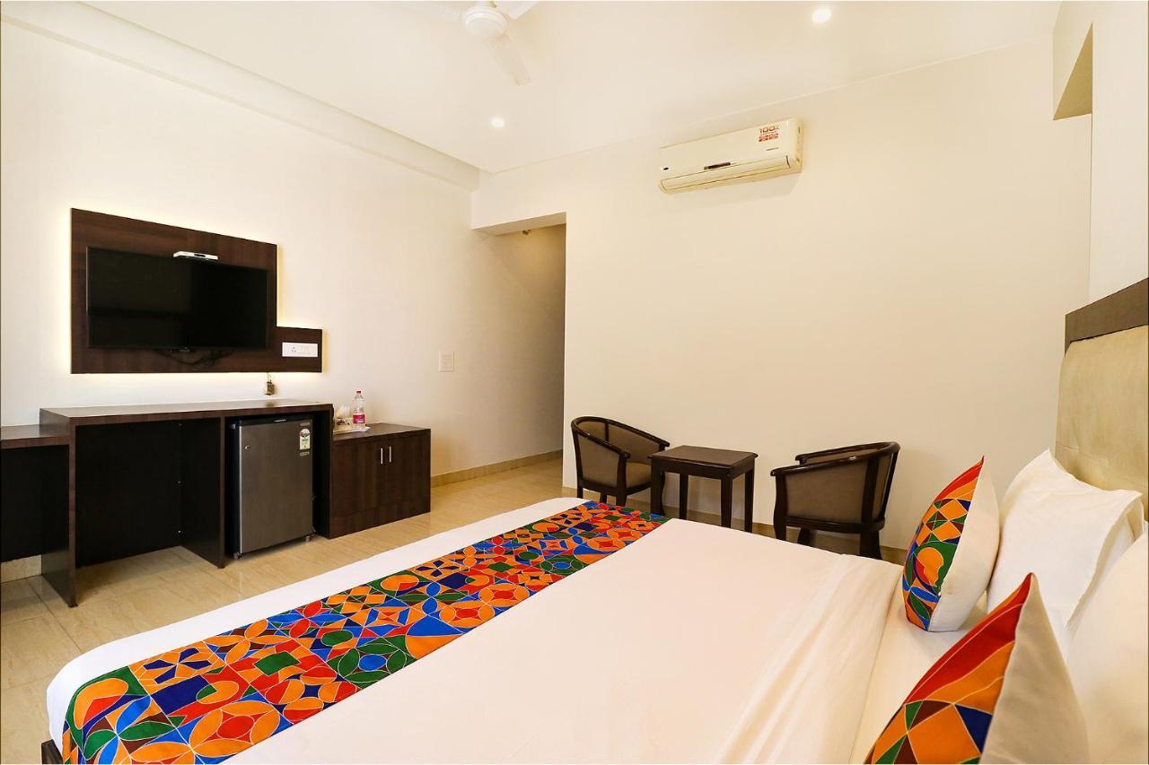 Fabhotel Oyster Villa Gurgaon Buitenkant foto