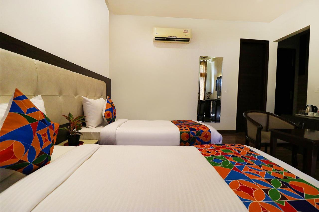 Fabhotel Oyster Villa Gurgaon Buitenkant foto